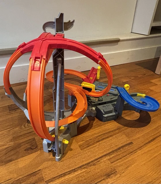 HOT WHEELS SPIN Storm Racetrack Motorized 3 Crash Zones Multi Lane Track Set 3 83 PicClick UK