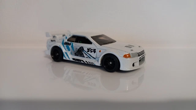 HOT WHEELS NISSAN Skyline GT R R32 Godzilla Custom Real Riders 11 12