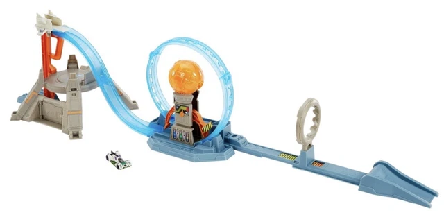 DISNEY PIXAR LIGHTYEAR Hot Wheels Buzz Lightyear Hyper Loop Challenge Track Set 0 01 PicClick UK