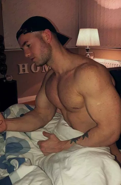 Shirtless Male Beefcake Muscular Frat Jock Hunk Bed Shot Guy Dude Photo
