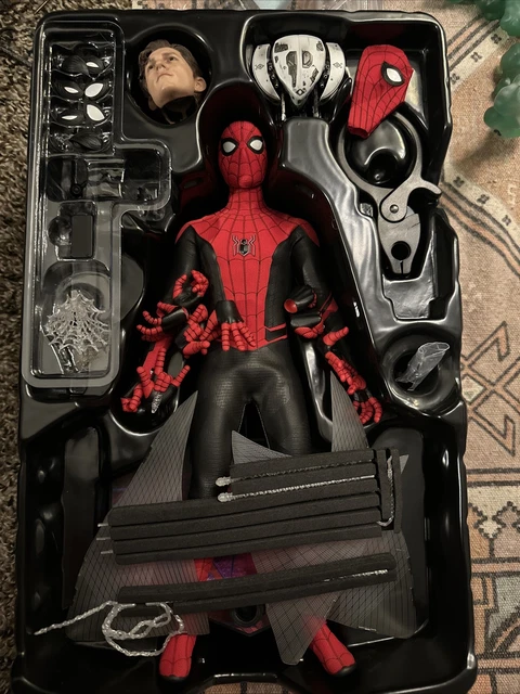 HOT TOYS MMS542 SPIDER MAN FAR FROM HOME SPIDER MAN UPGRADED SUIT 1 6