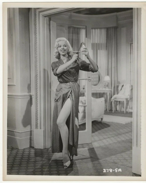 GÂTEAU AU FROMAGE Aux Seins Diana Dors 1958 Lingerie Originale Photo