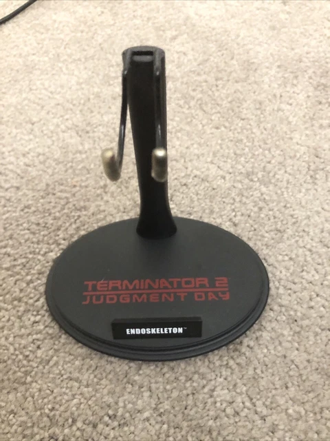 HOT TOYS TERMINATOR Judgment Day Endoskeleton Scale Figure STAND BASE ONLY