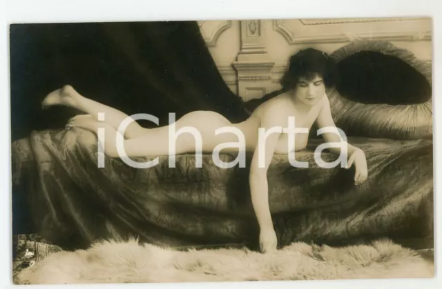 Ca Vintage Erotic Boudoir Nude Woman With Furry Carpet Risk