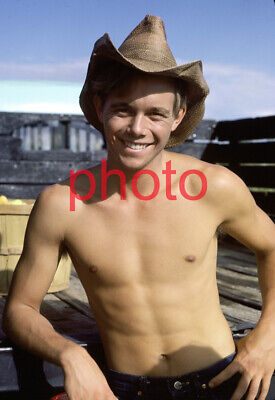 CHRISTOPHER ATKINS BARECHESTED SHIRTLESS BEEFCAKE THE Blue Lagoon