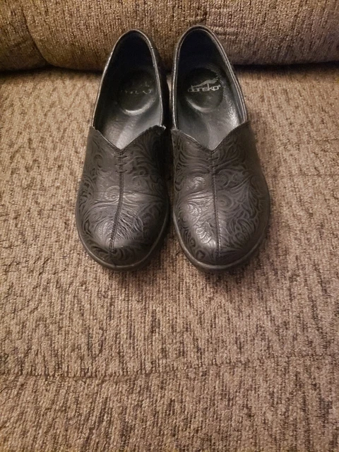 Dansko on sale abigail flat