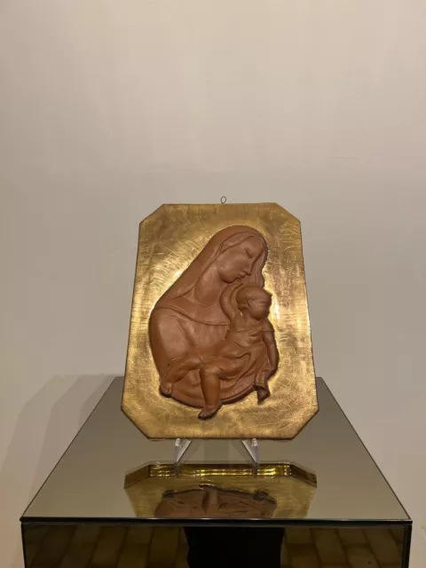 Placa de Terracota, Con Figura Clásica De Madonna Con Niño, Años 50