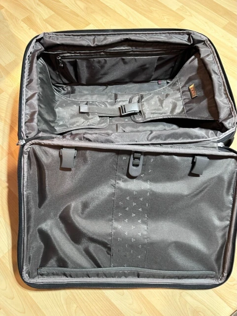 Tumi Luggage Alpha International Zippered Expandable Carry-on 22020 22" 2