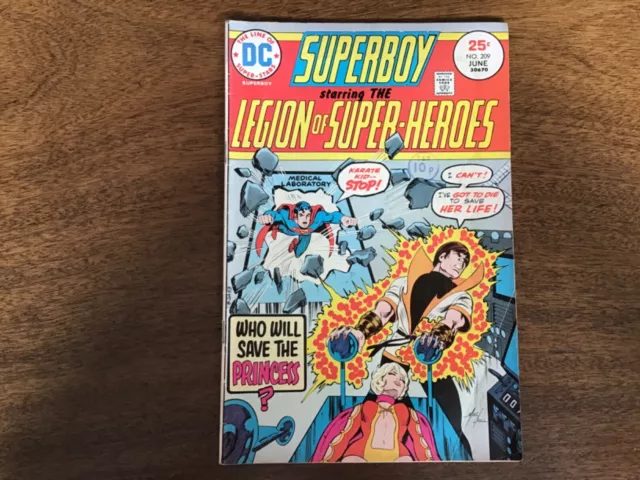 DC comics 1975  Superboy Starring the Legion of superheroes issue 209 =======