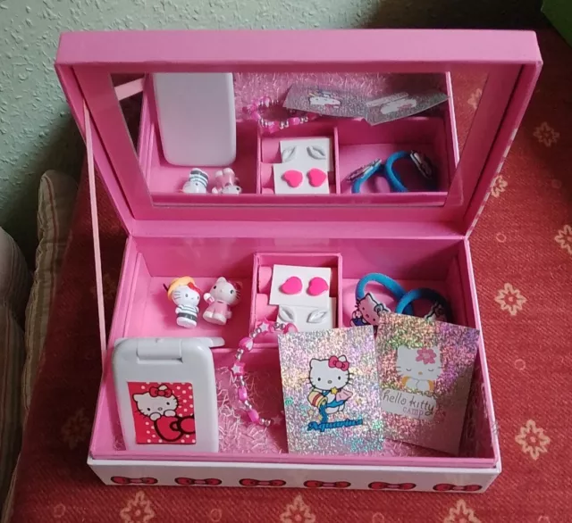 Hello Kitty Set - Schmuckkasten mit Spiegel Haargummis 2 Mini Figuren Aufkleber