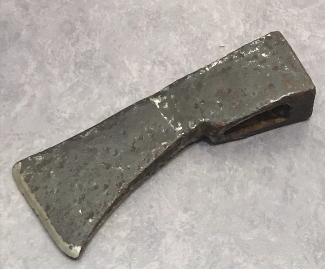 Réchaup à Pétrole Ancien, Outil Vintage, Lot De 4 Pieds Fonte émaillés (pour Pièces)