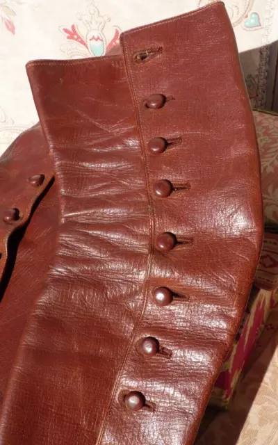 ANCIENNE PAIRE de JAMBIÈRES en CUIR pour FEMME taille 5 des années 1900