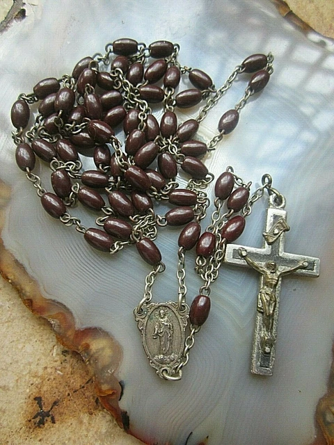 alter feiner rosenkranz dunkle porzellan od steinperlen hinterlegtes kreuz