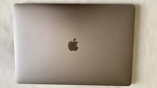 Apple MacBook Pro 16" (512 SSD, Intel Core i9 9ème Gén., 2,30 GHz, 32Go) Laptop