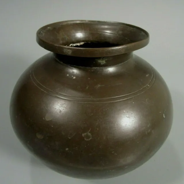 Fine Old Asian Bronze Bulbous Vessel w/ Incised Linear Decor ca. 19th century