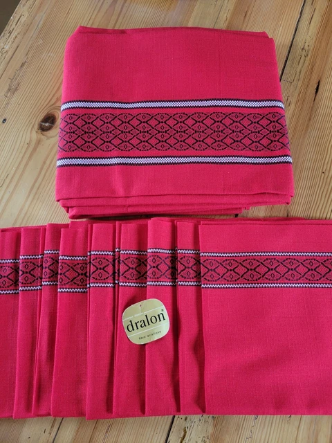 Nappe Ancienne Basque Rectangulaire En Tissu - Rouge - Parfait État - Occasion