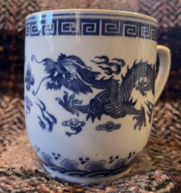 SUPERB Chinese porcelain cup late 18th / early 19th century