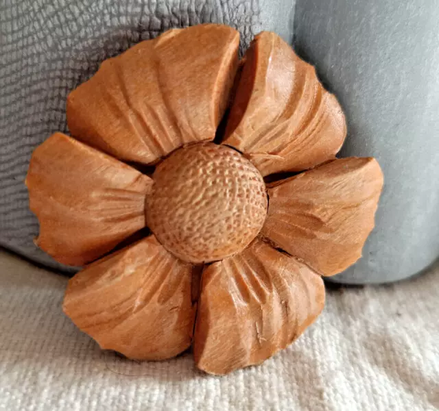 Vintage Retro Modeschmuck Brosche Holz Blume #22