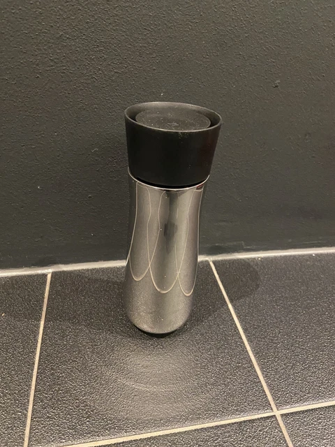 Brocca isolante WMF con chiusura automatica e coperchio