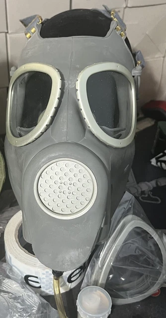 Polish Military Mp4 Gas Mask W/ Drink Straw & Canteen  W/ Bag (Nbc) Like M-17 *_
