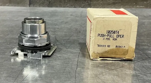 CUTLER HAMMER 10250T4 Push Pull Selector Switch 3 Position Nos Surplus