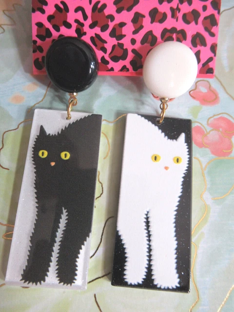 Betsey Johnson Beautiful Long Acrylic Cat Dangle Earrings Nwt