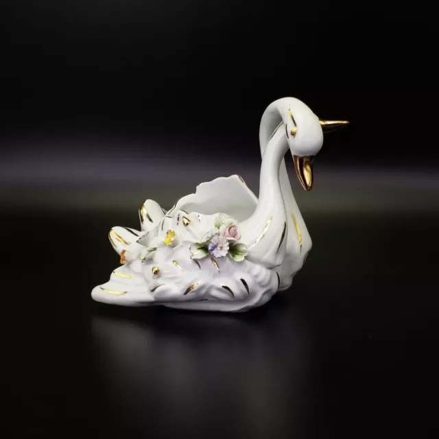 Small porcelain double swan capodimonte figurine ornament