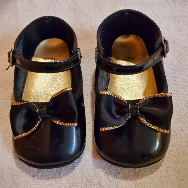Vintage Darling Size 3 Girls Black Dress shoes w/Gold Trimmed Bows