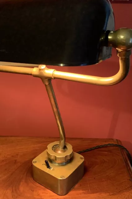 Bankers Brass desk lamp Bakelite shade.