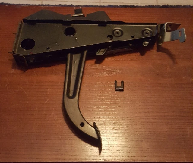 PARKING BRAKE PEDAL Assembly Mercedes Benz W123 7585 280 300 79.99