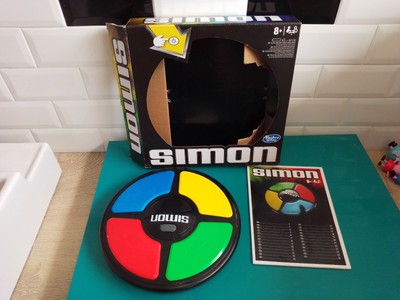 08.05.22.1 Jeu de société VF complet électronique classique Simon hasbro gaming