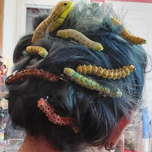 Fermaglio Per Capelli Handmade – Il Bruco Molto Affamato 2,5″ Con Fiocco Personalizzabile