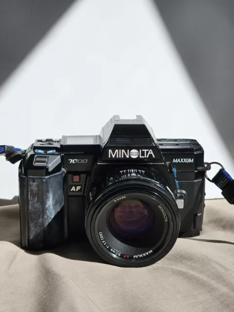Minolta Maxxum 7000AF 35mm SLR Film Camera with 50 mm lens - Tested And Works
