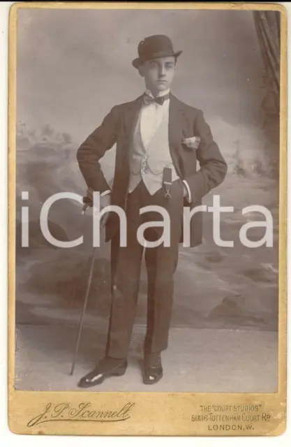 1900 ca LONDON Ritratto di gentiluomo in abito da passeggio *Foto J. P. SCANNELL