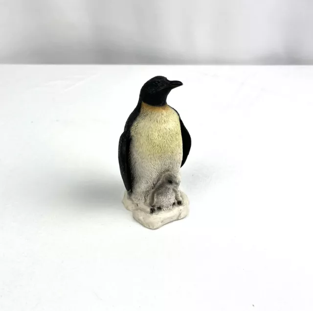 Vintage Original Castagna Penguin w/Chick Figurine Made in Italy 1988