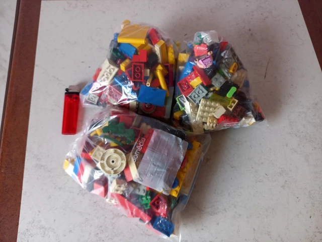 lego en vrac lot de 904 grammes.