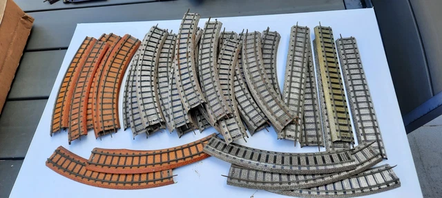 Lot de 23 rails Rocoline ballast souple neufs HO issus d'un coffret