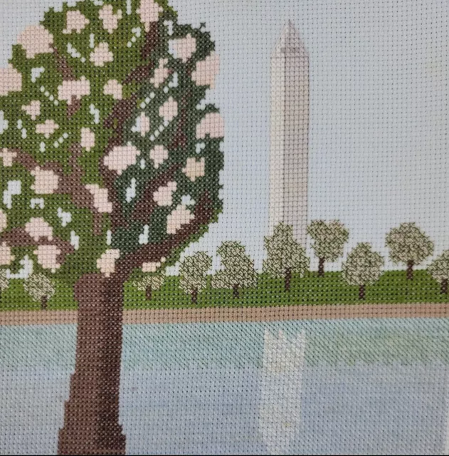 Piscina reflectante de árbol floral con acabado Washington Monument X puntada X multicolor de colección