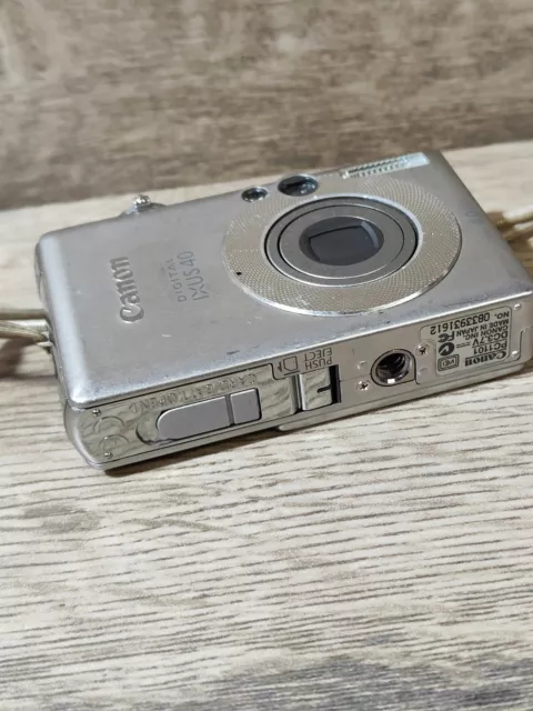 CANON Digital IXUS 40 4MP Retro Camera, Silver