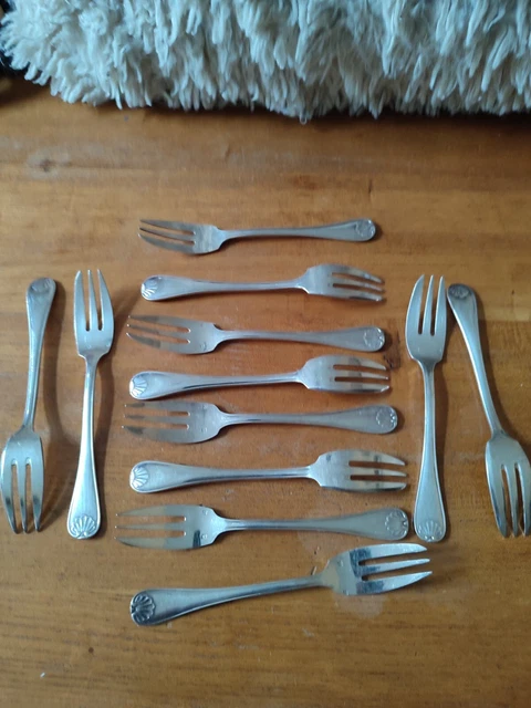 DIXI, 12 COUVERTS à poisson + 1 couvert de service modèle Contours métal argenté EUR 158,00 - FR