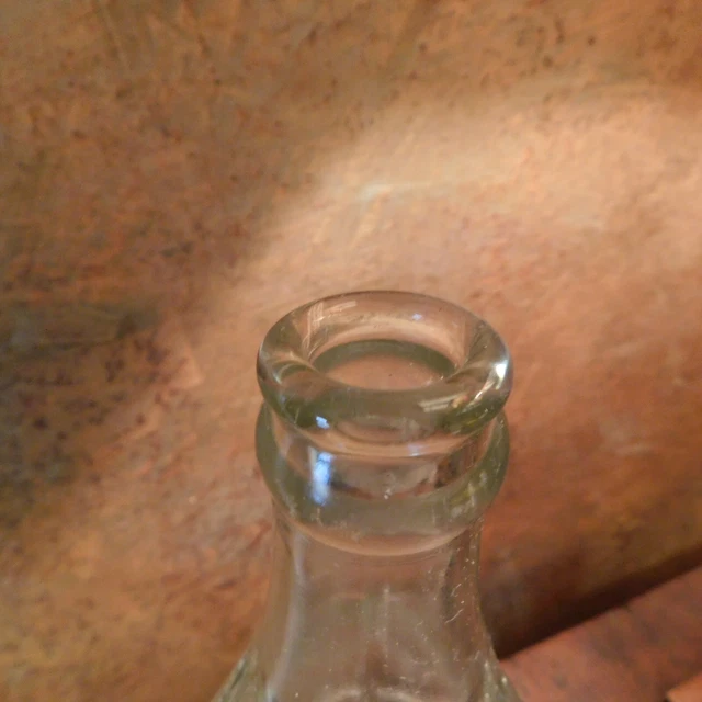 RARE VINTAGE AMERICAN Soda Water Co Embossed Bottle 7 1/2 Fl Oz
