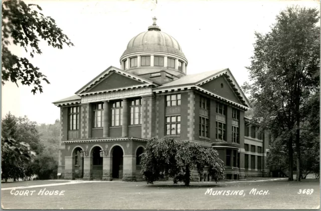 RPPC Court House - Munising Michigan MI - Unused UNP Postcard