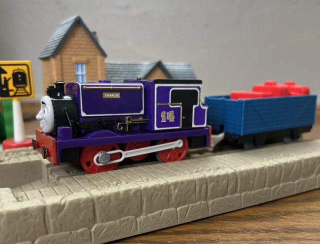 THOMAS & FRIENDS TrackMaster Charlie Blue Cargo Motorized Train Engine ...