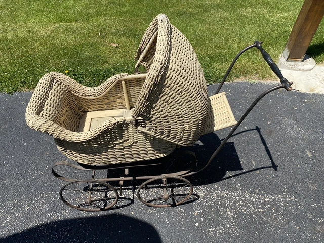 Vintage Wicker Ratan Baby Carriage Buggy Antique Stroller Home Decor. 1900’s?