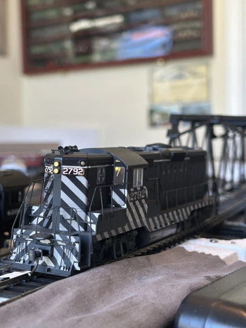 LIFE LIKE PROTO 2000 HO locomotive diesel électrique GP9