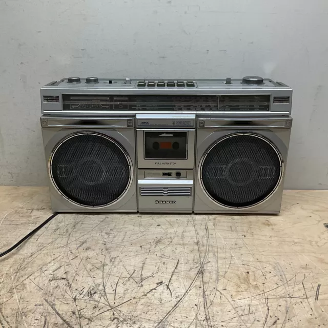 VINTAGE 1983 SANYO AMSS Boombox Cassette Player Model M9935K- Radio ...