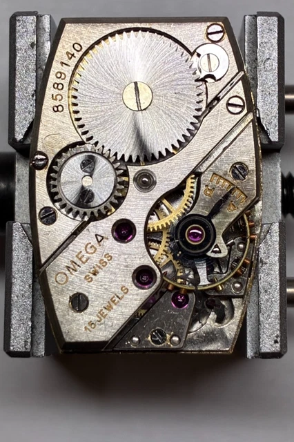 PIÈCE HORLOGERIE POUR MONTRE ZENITH 83 - 82 TIGE DE REMONTOIR