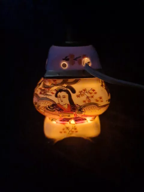 Sehr alte feine und wunderschöne Porzellan Lampe Duftlampe Asien Japan