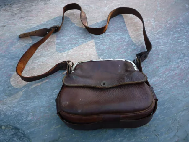 Ancienne sacoche cuir de  pompiste 1930 / 50  en TBE  sac à mains  rétro vintage