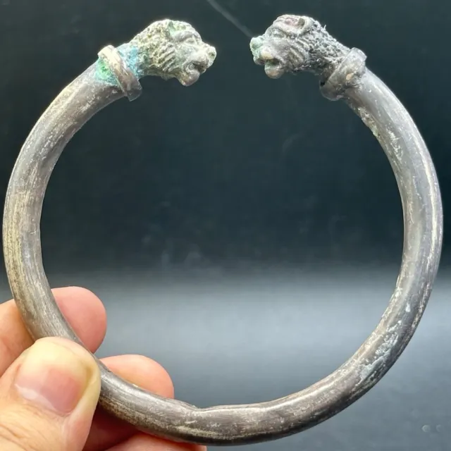 Very Old Exquisite Ancient Roman Greek Lions Head Pure Silver Bangle